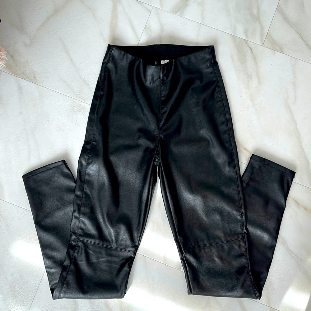 Faux leather pants with elastic band